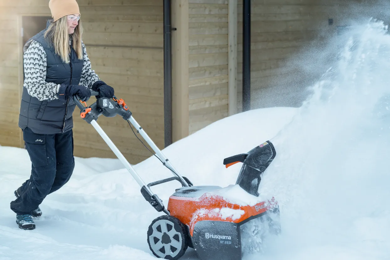 Fraise à neige Husqvarna ST 253i – Image 3